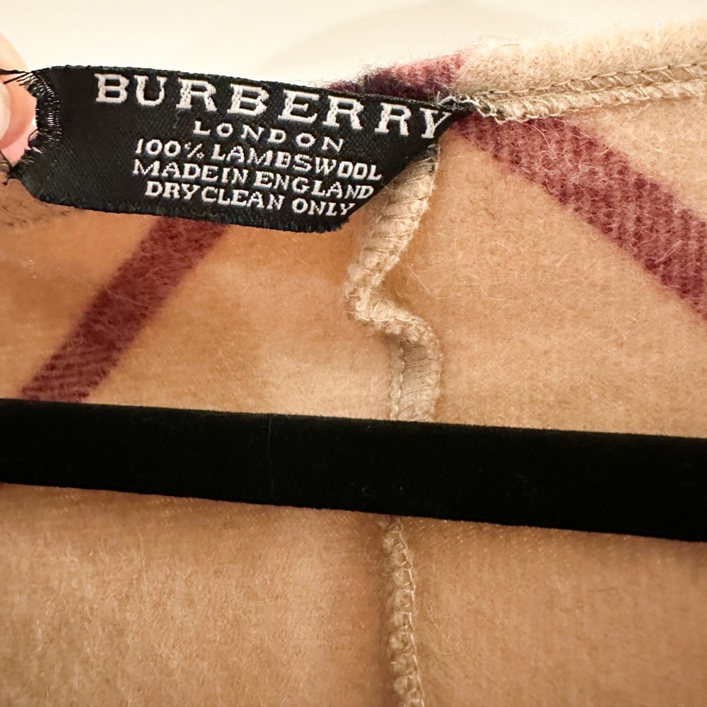 Burberry London Lamba Wool Nova Check Scarf Poncho Plaid Tan Black Red Fringe - Picture 8 of 8